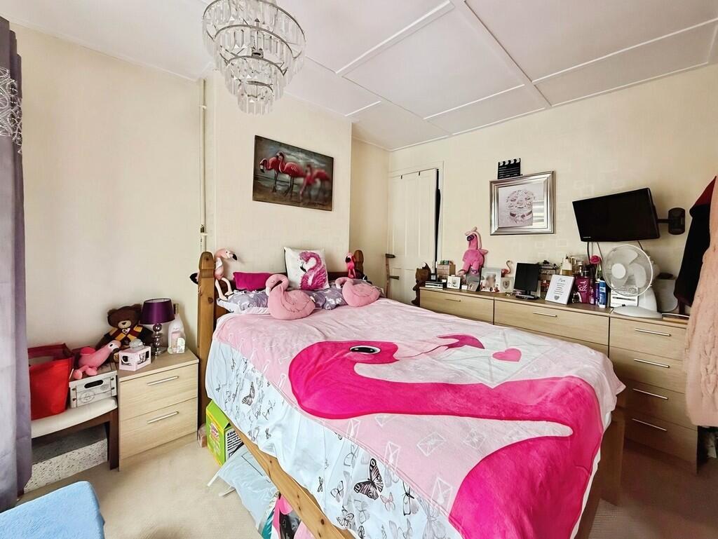 House in Mansfield, Nottinghamshire - More