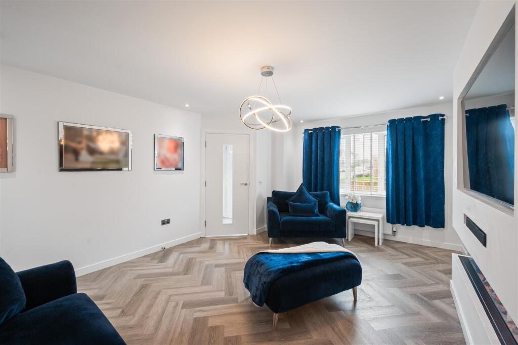 House in Edinburgh - More