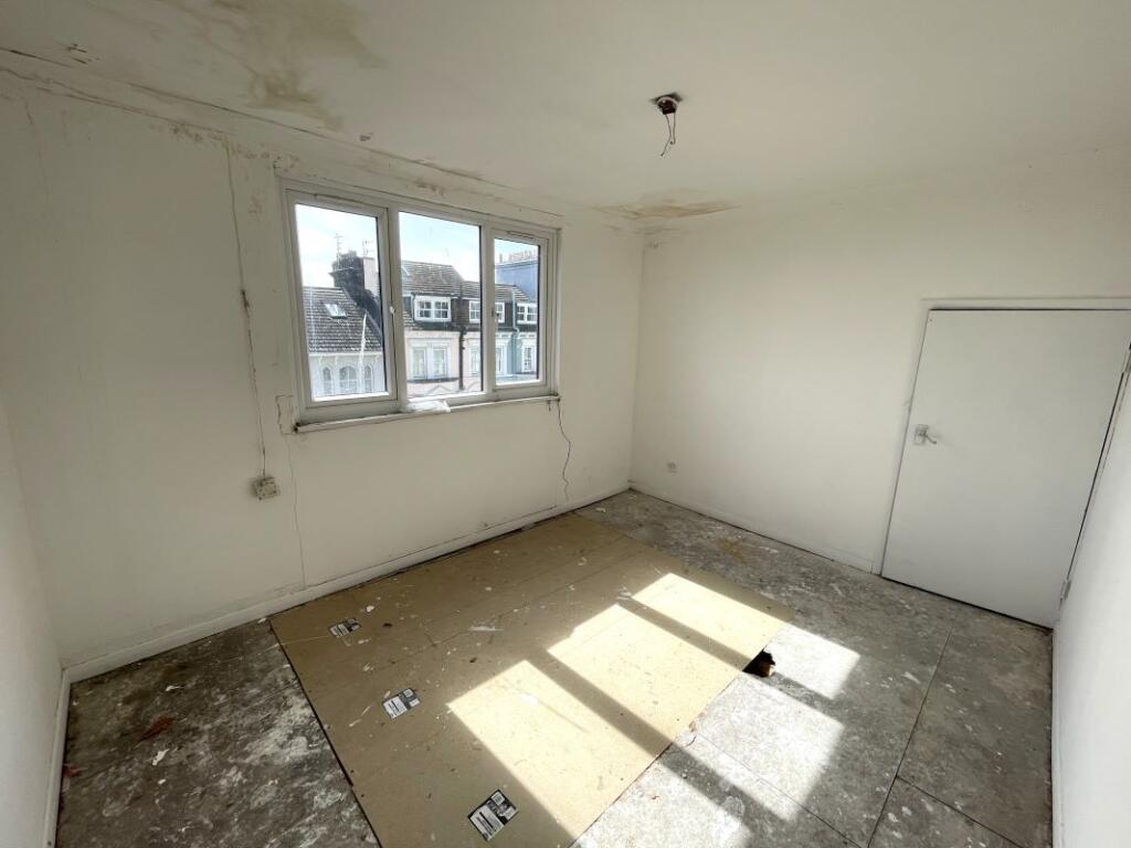 Apartment in Tonbridge - View 5