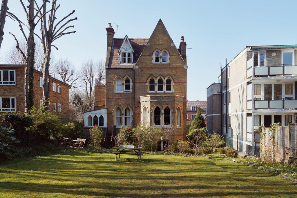 Main image of property: Crescent Road, London N8