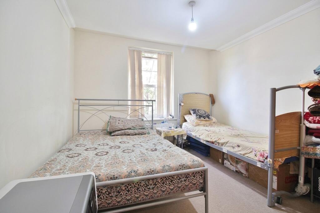 Apartment in London, Worton - View 4