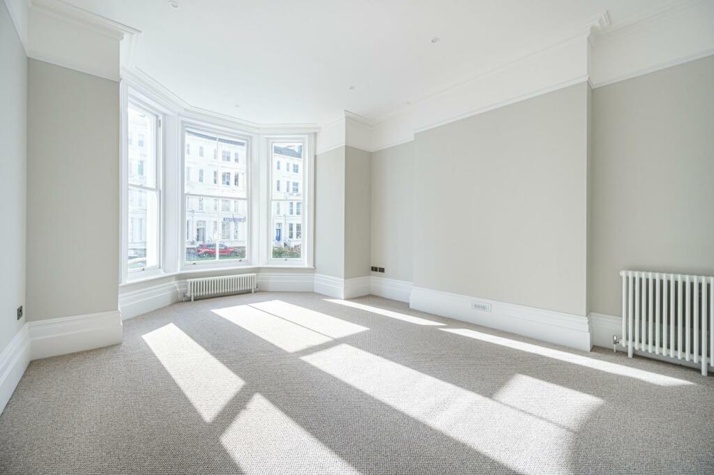 Apartment in Eastbourne, East Sussex - View 2