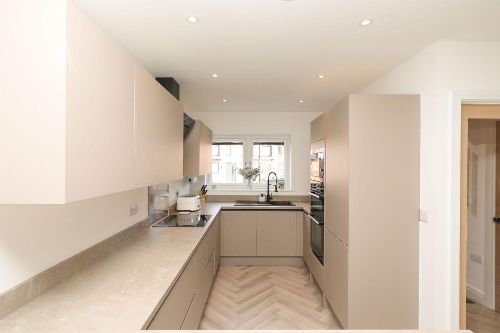 House in Sheffield, Hackenthorpe - View 4