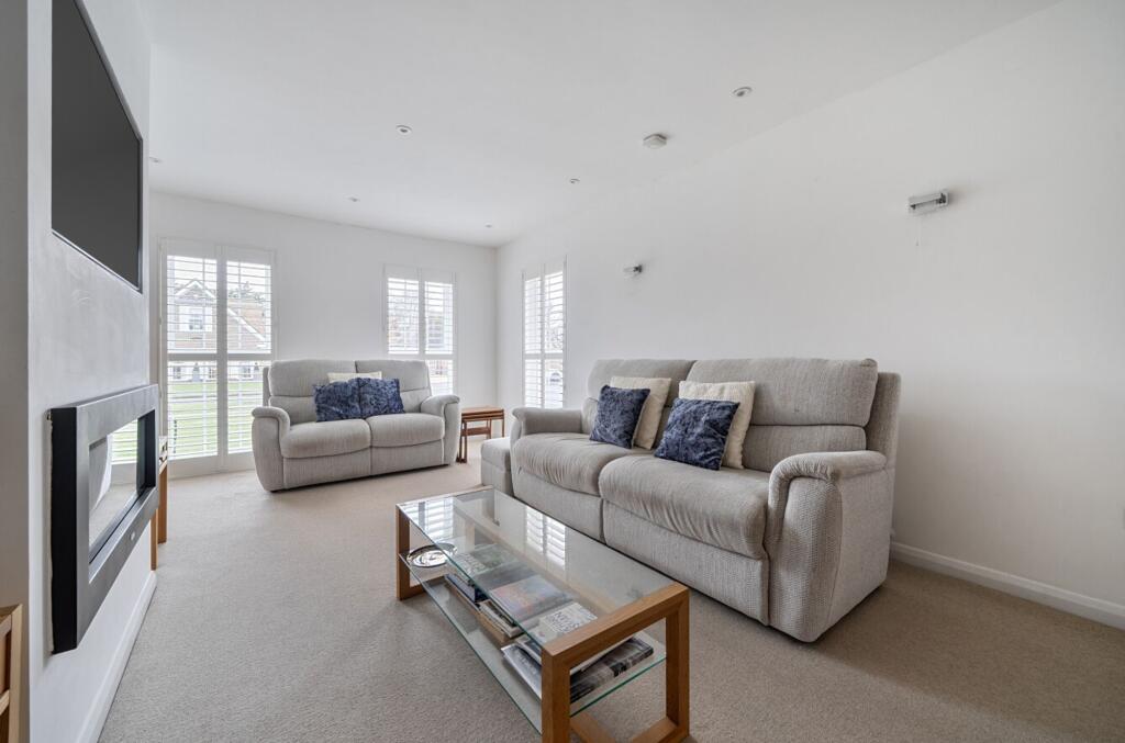 Hornbeam Close, Aldwick, PO21 photo 2