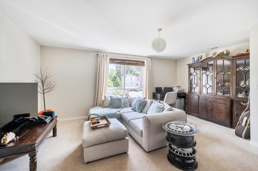 36 Jaguar Lane, Bracknell - View 3