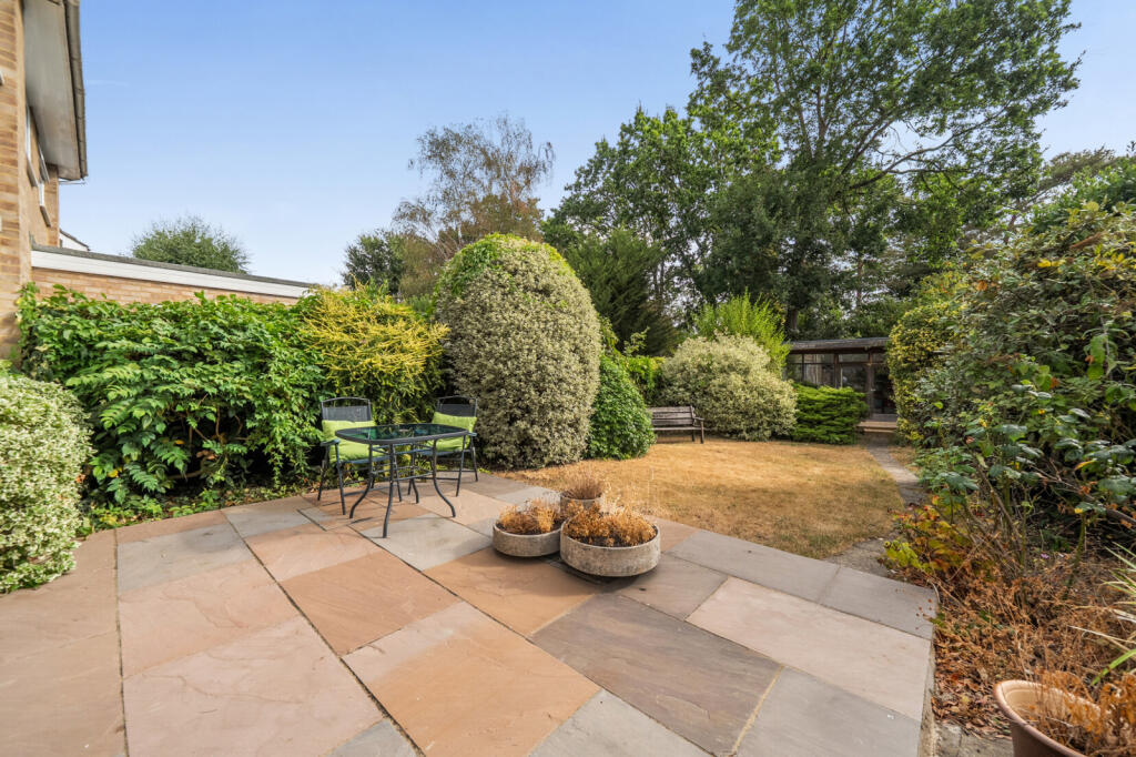 House in Guildford - View 4