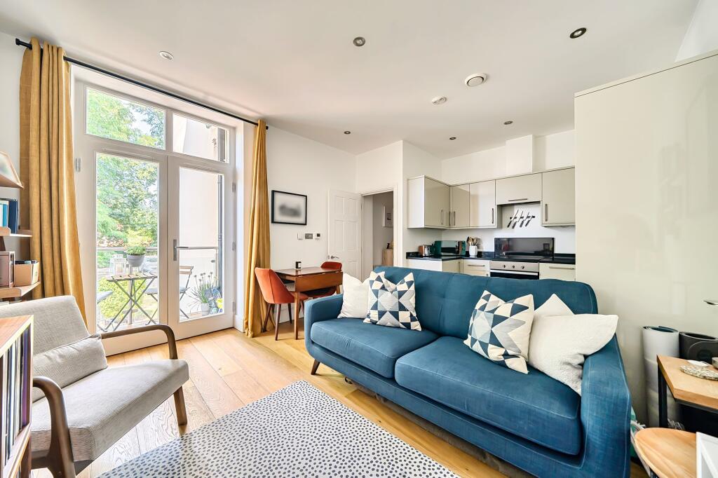 Apartment in London, Surbiton - View 5
