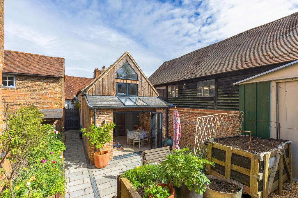 Main image of property: 3-4 Una Way, High Street, Kings Langley, Hertfordshire