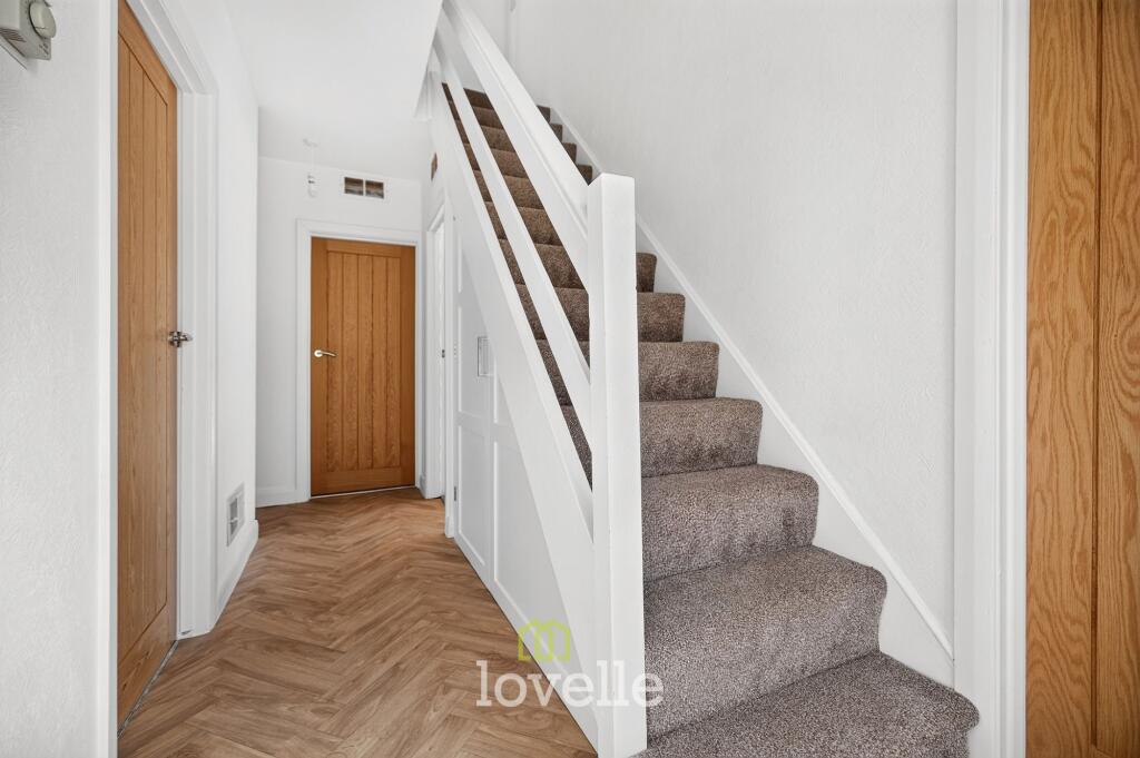 House in Doncaster, North East Lincolnshire - More