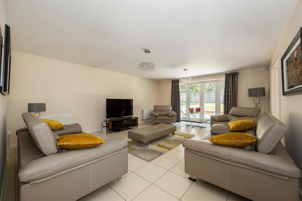 House in Clanfield - More