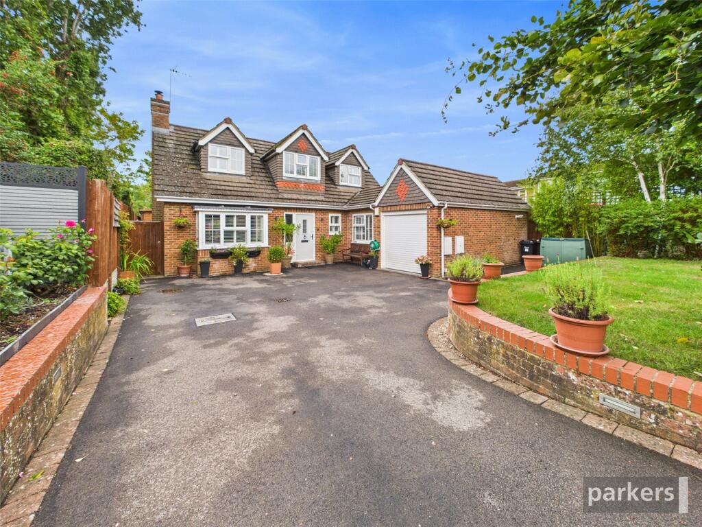 Main image of property: Reading Road, Woodley, Reading, Berkshire, RG5