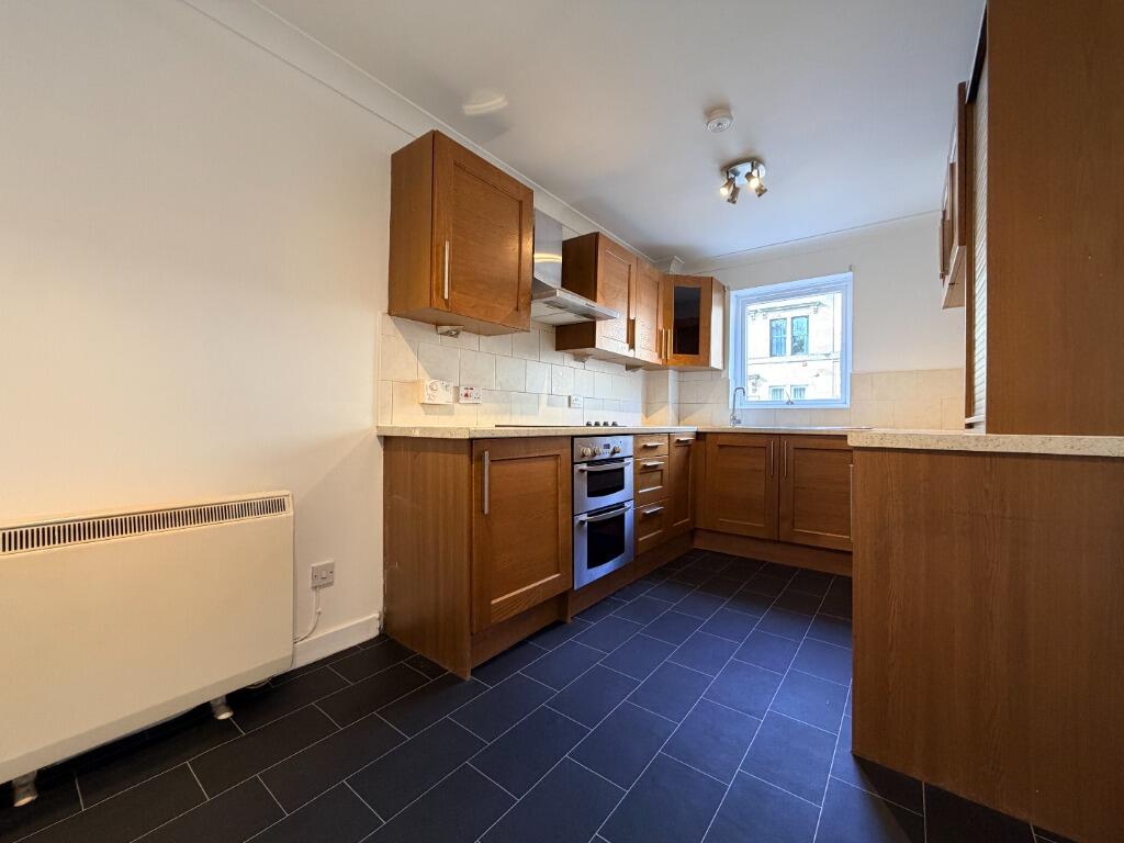 Apartment in Paisley, Carriagehill - View 5