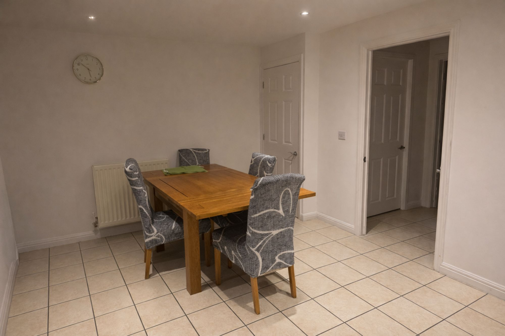 Deneb Drive, Swindon, SN25 photo 4