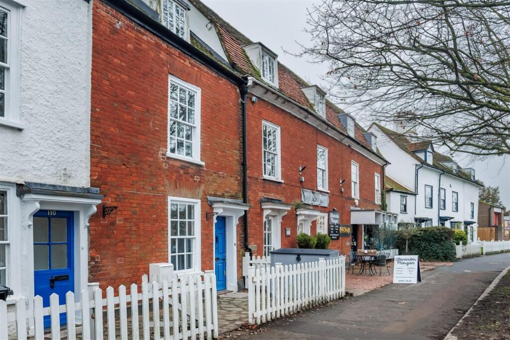 Main image of property: High Street, Epping