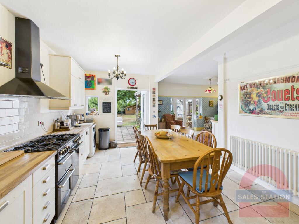 4-bed detached on Westfield Road, Cardiff, CF14, £700,000