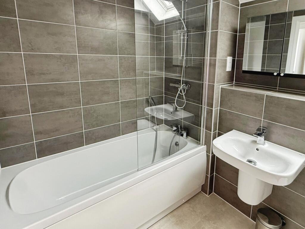 Apartment in Guildford - View 5