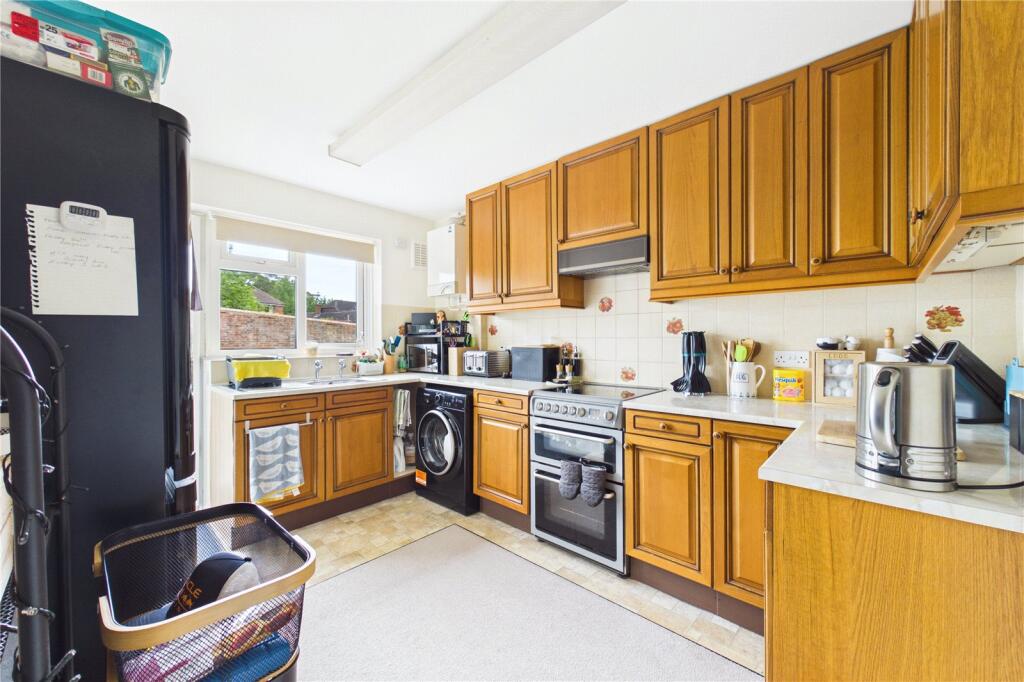 Kirkwood Crescent, Burghfield Common, Reading, Berkshire, RG7 - View 3