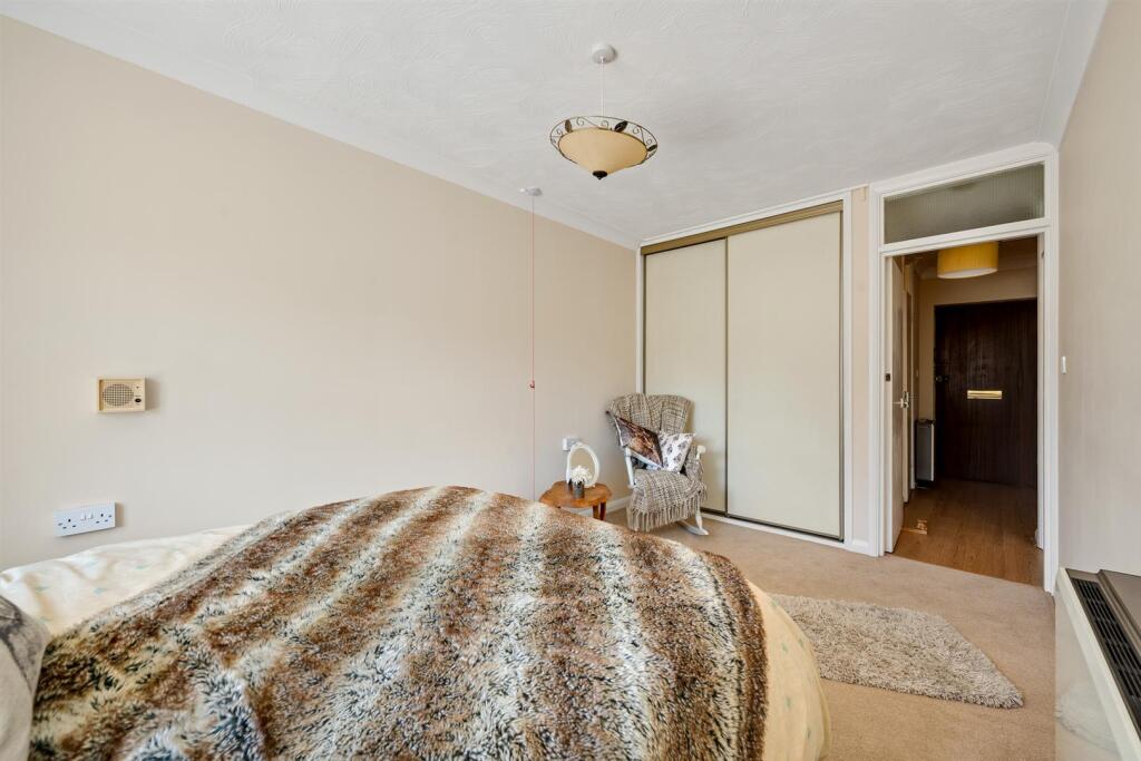 Apartment in Bromley - More