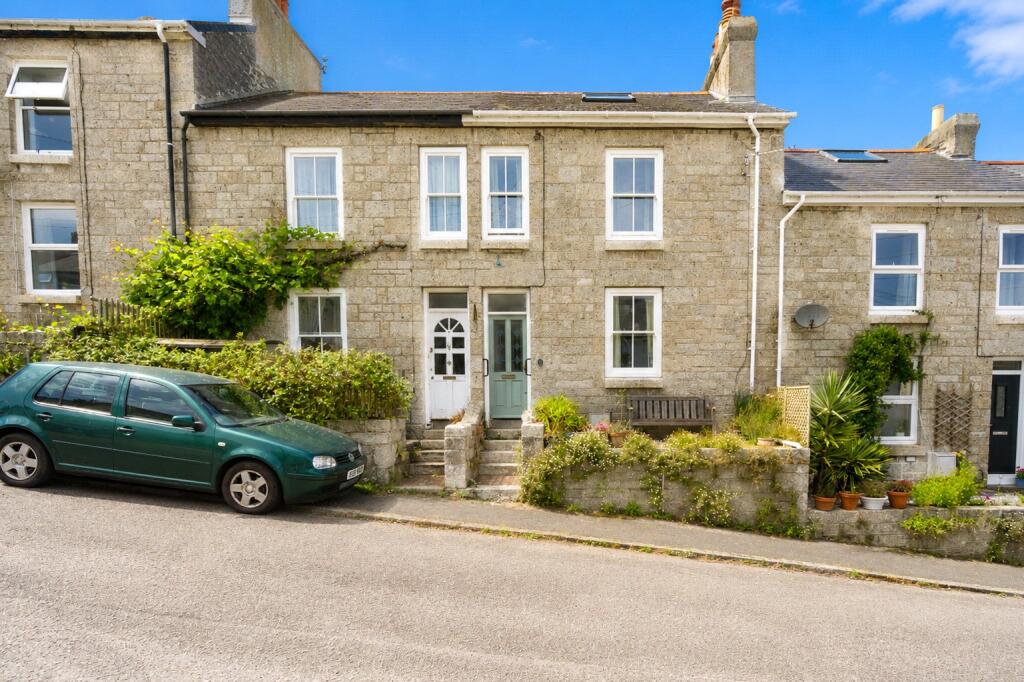 2/3 bedroom terraced house in Newlyn, great sea view, 