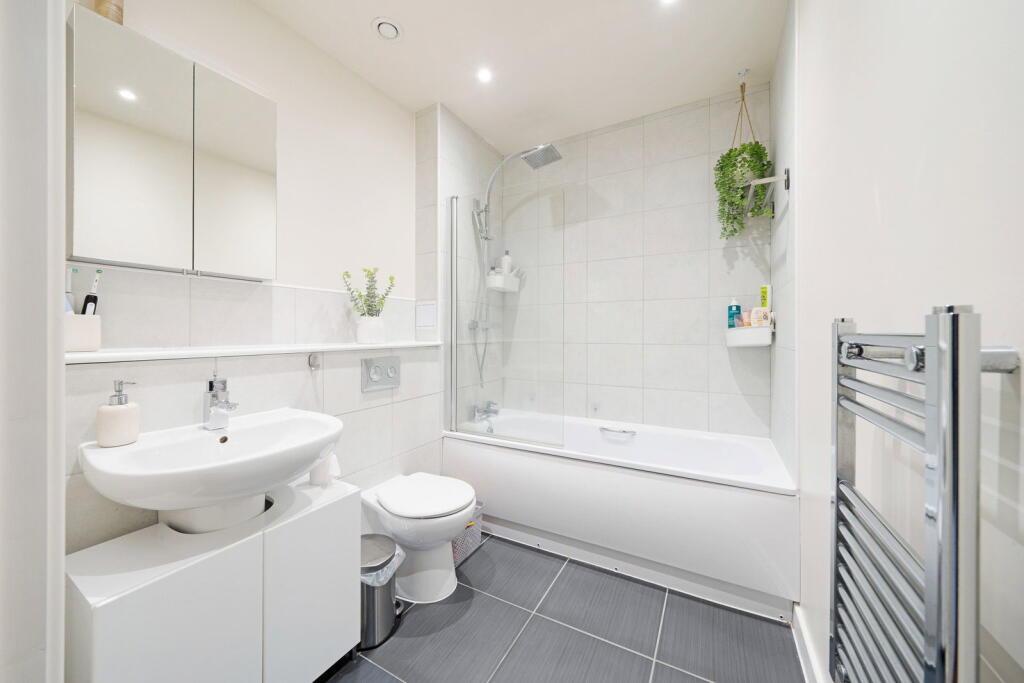 Apartment in Bristol - More