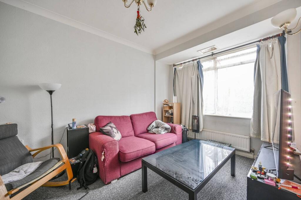 Main image of property: Queens Road, N11, Wood Green, London, N11