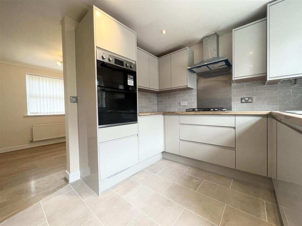 House in Dartford - View 2