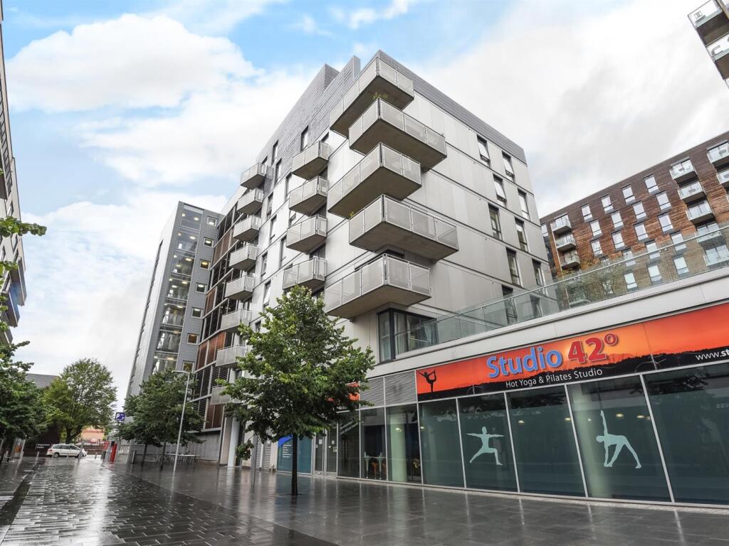 Main image of property: Chatham Place, Reading, RG1