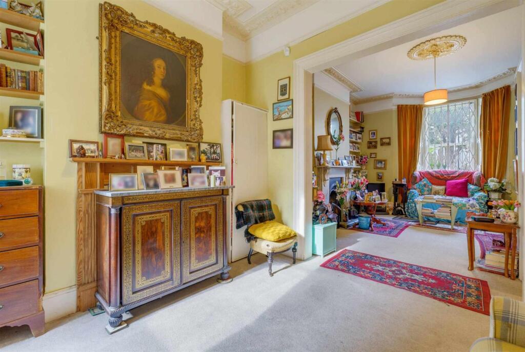 Apartment in London - View 2