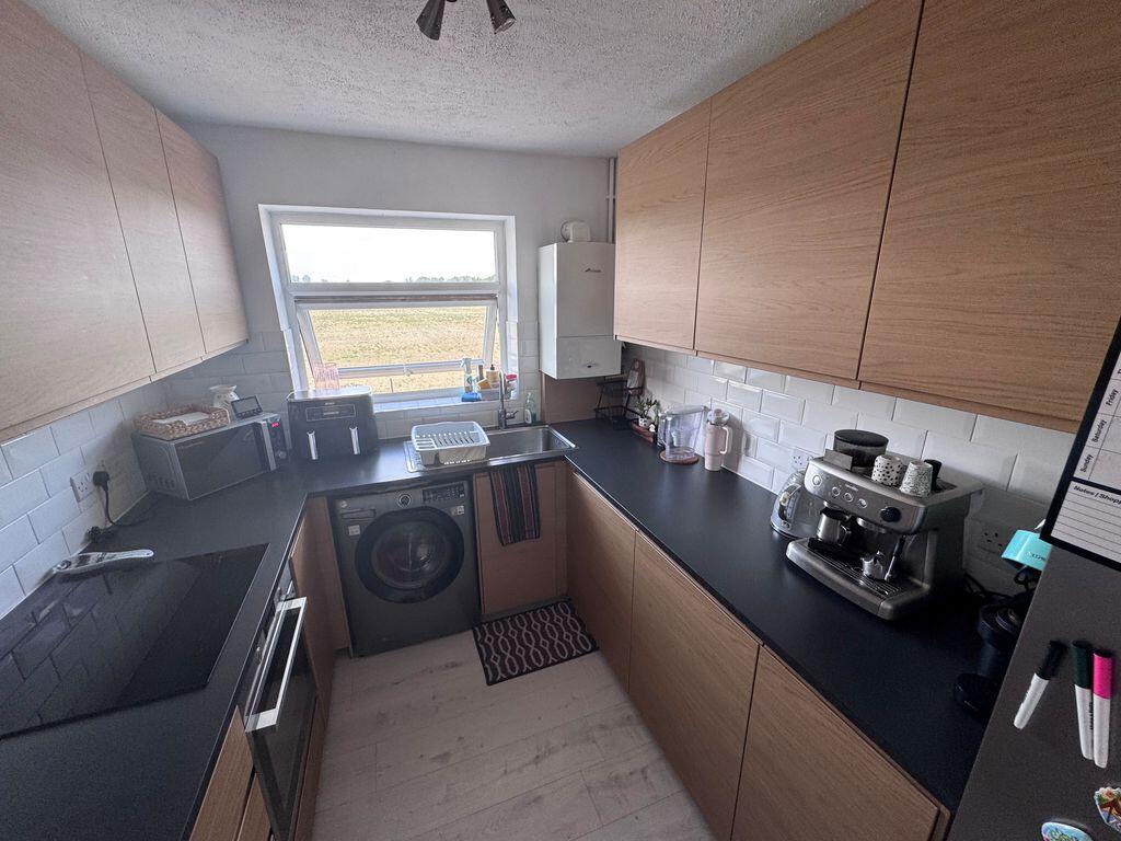 Apartment in Southall - View 4