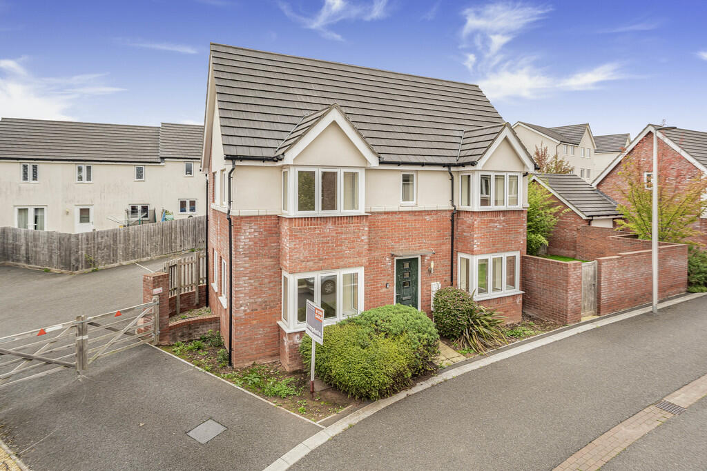 3-bed detached on Crimson King, Cranbrook, EX5 7EL, £299,950
