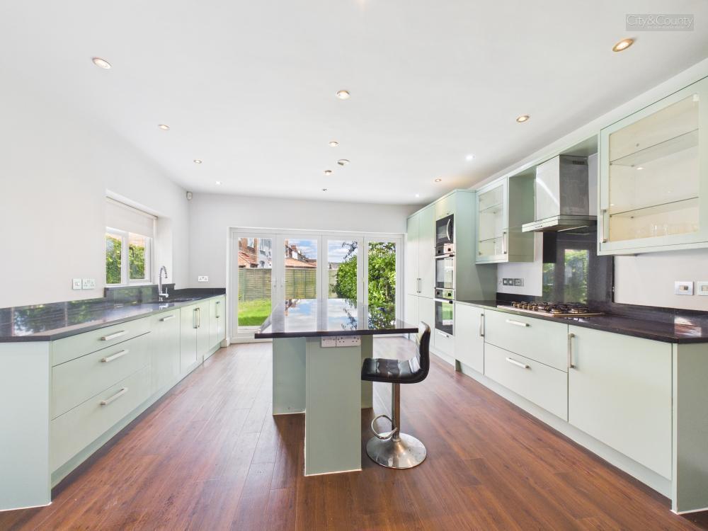 House in Peterborough - View 4