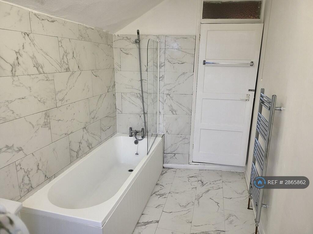 Main image of property: Strelley St, Nottingham, NG6