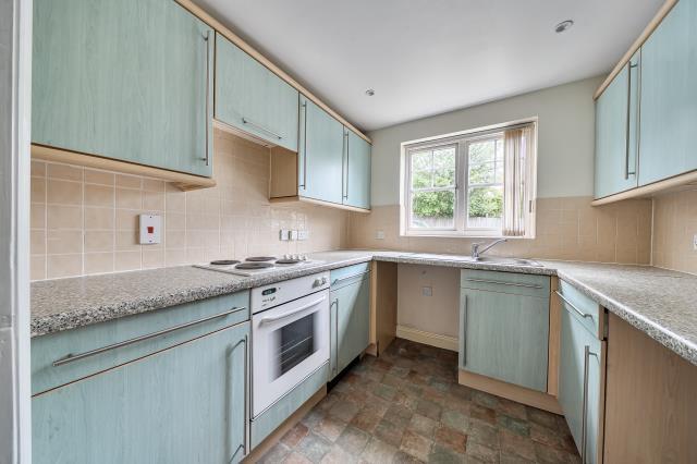 Hawthorne Close, Thatcham - View 2