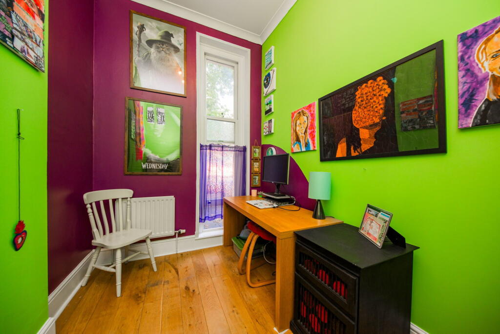 Apartment in Tunbridge Wells, St James - More