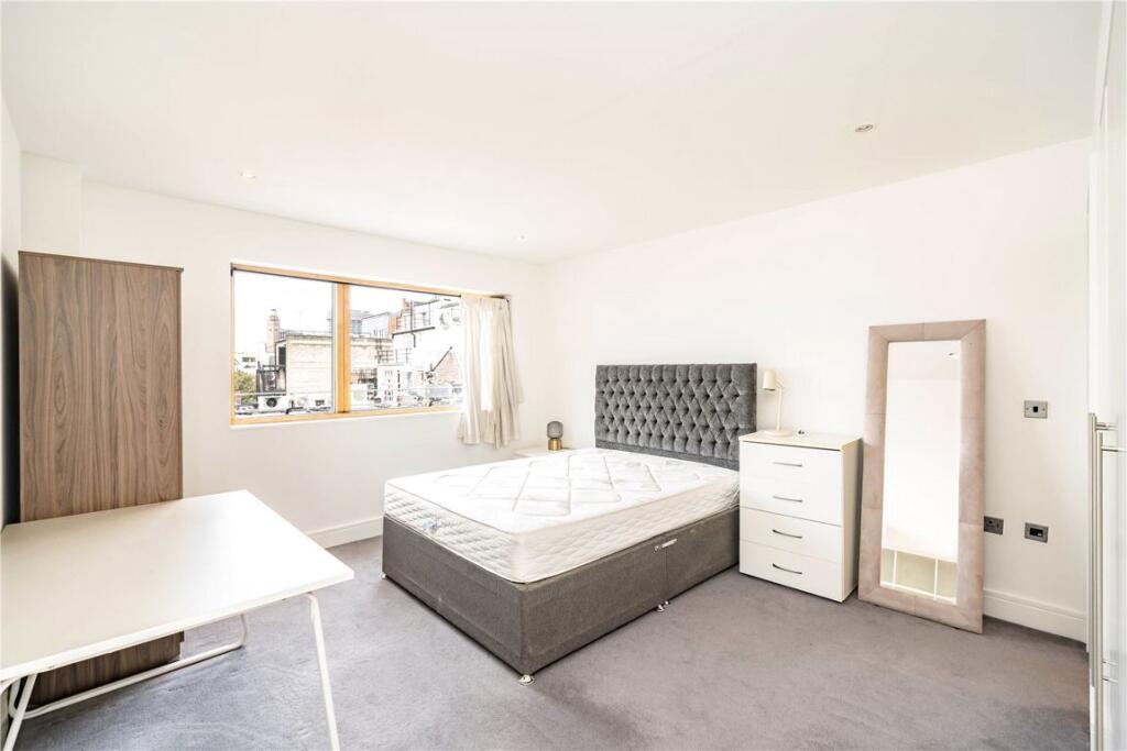 Apartment in London, City of Westminster - View 4