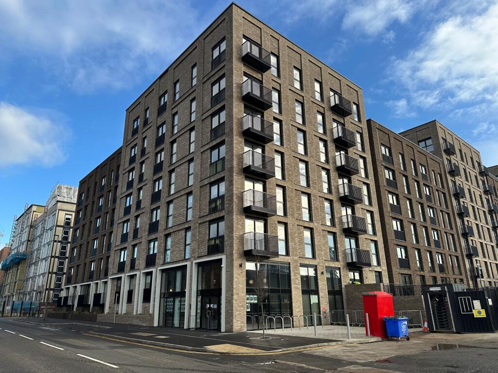 Main image of property: 321 Ordsall Lane, Salford, M5