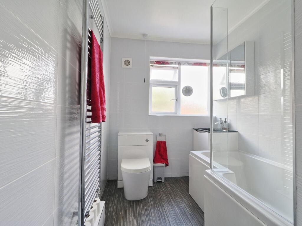 Orchard Road, Eaton Ford, St Neots, PE19 photo 4