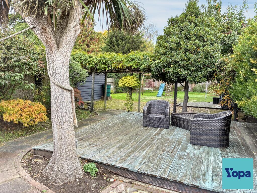 Cardigan Avenue, Westcliff-on-sea, SS0 photo 2