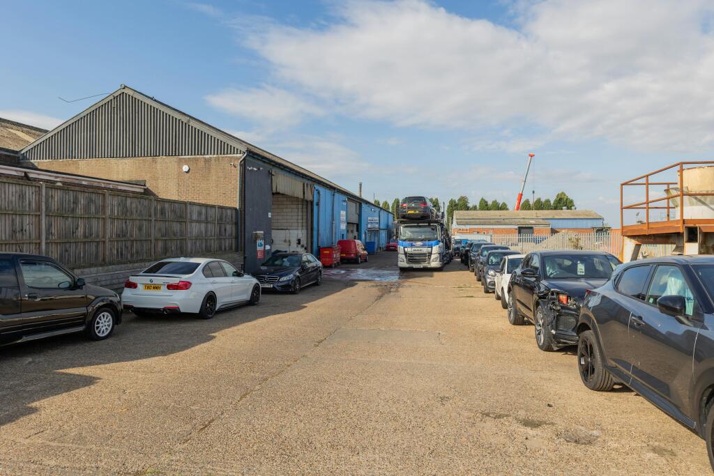 BYCROFT COMMERCIAL SHOOT -17.jpg