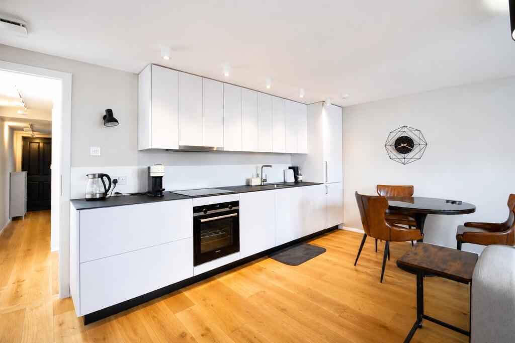 Apartment in London - View 2