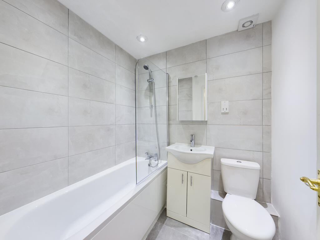 House in Harrow - View 3