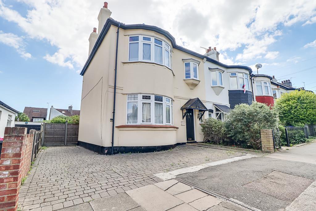 4-bed terraced on Electric Avenue, Westcliff-on-Sea, £475,000