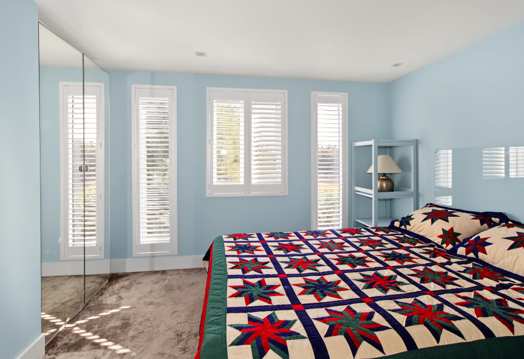 House in Elmbridge, Surrey - More