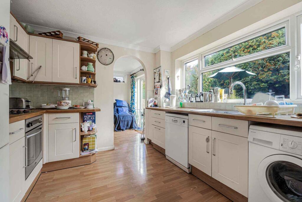 House in Streatley, West Berkshire - More