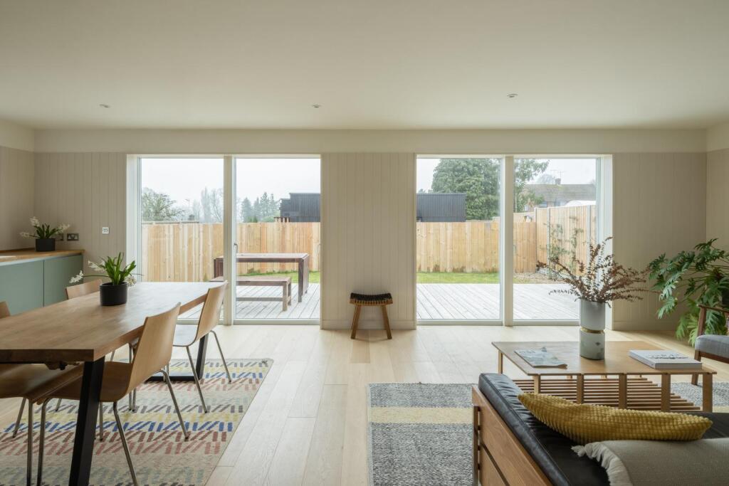 House in Redhill - View 4