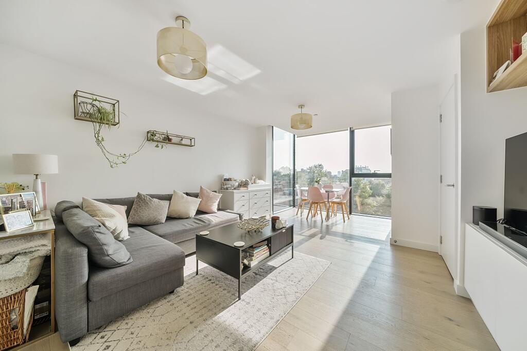 Main image of property: Highgate Hill, London, N19