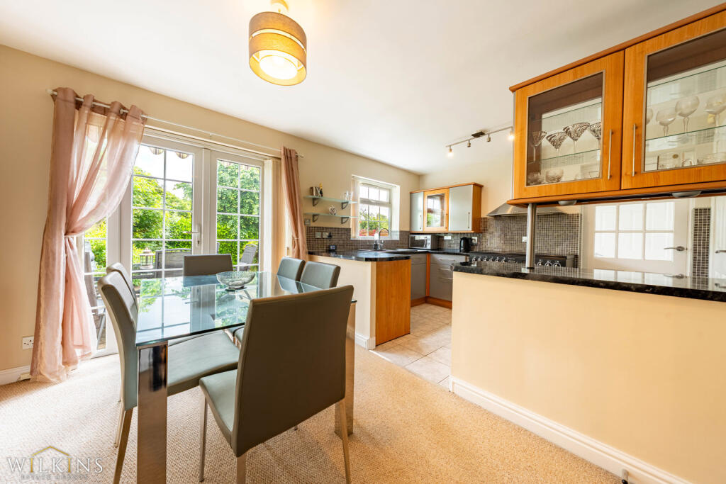 House in Nuneaton and Bedworth, Warwickshire - View 5