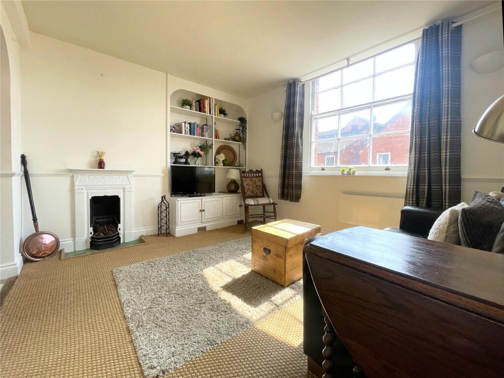 Apartment in Gloucester - View 2