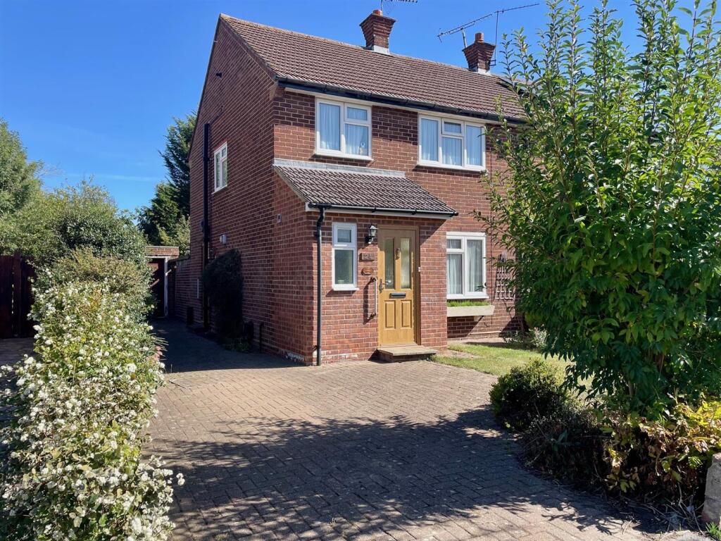 Main image of property: Skimpans Close, Welham Green