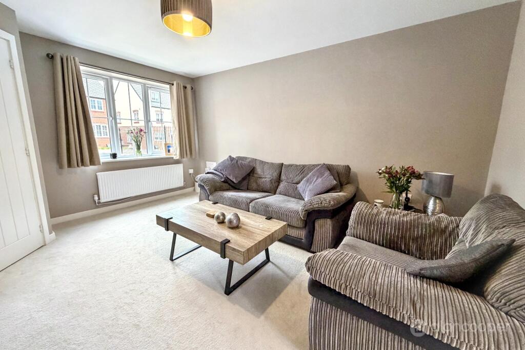 House in Nuneaton and Bedworth, St Nicolas Park - View 3
